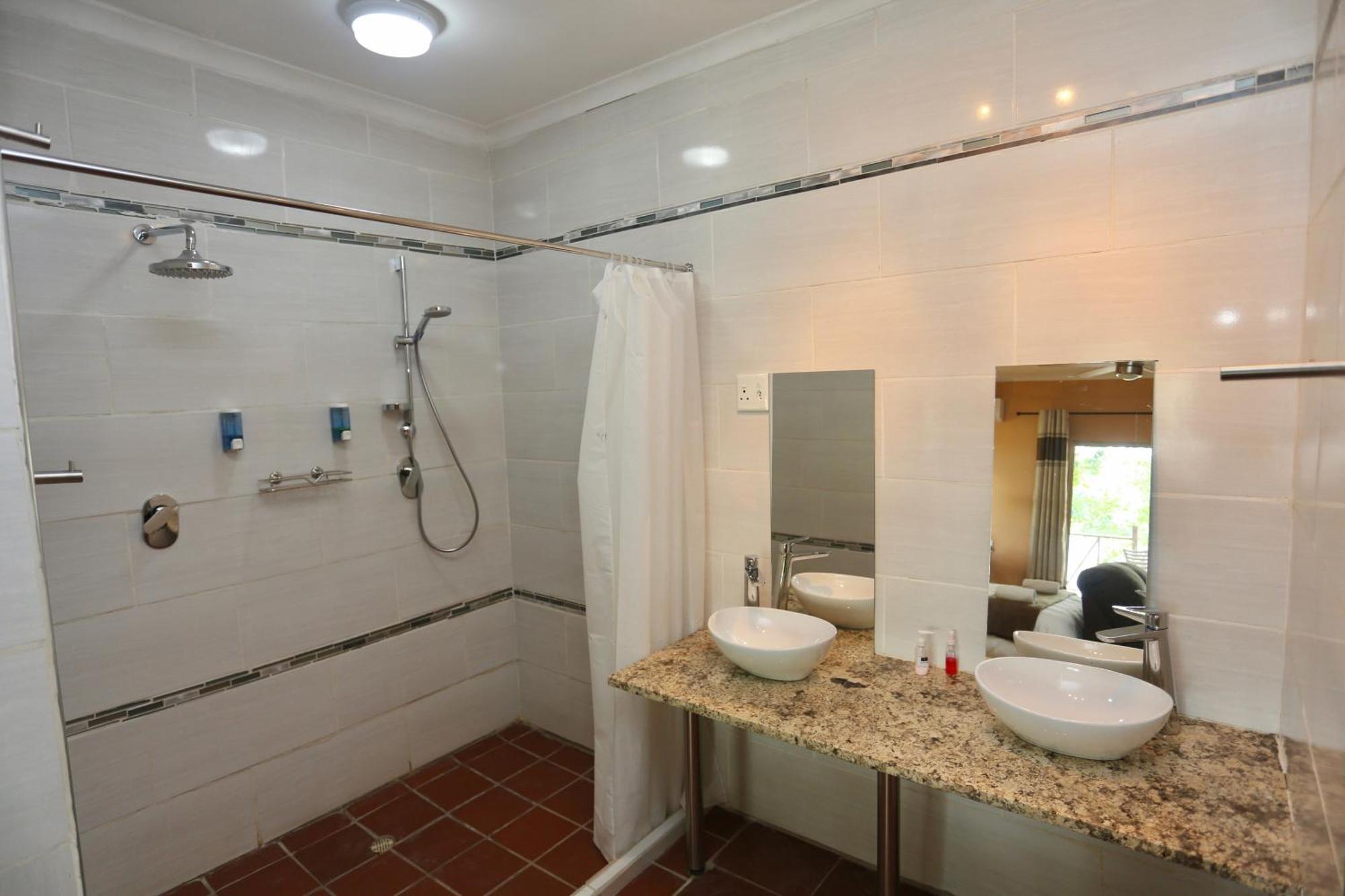 Divundu Guest House Екстериор снимка